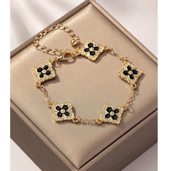 Luxe Gold Tone Clover Dainty Bracelet - Picture 1 of 11